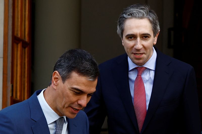 &copy; Reuters. Spain's Prime Minister Pedro Sanchez and Ireland's Taoiseach (Prime Minister) Simon Harris speak on the day of their meeting to discuss recognising the Palestinian state, in Dublin, Ireland, April 12, 2024. REUTERS/Clodagh Kilcoyne