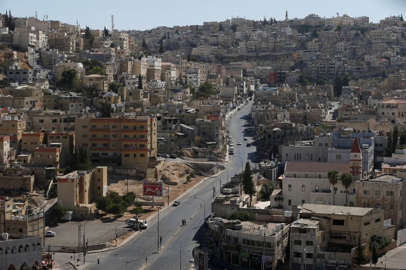 &copy; Reuters. مشهد عام لشوارع في العاصمة الأردنية عمان في صورة من أرشيف رويترز.