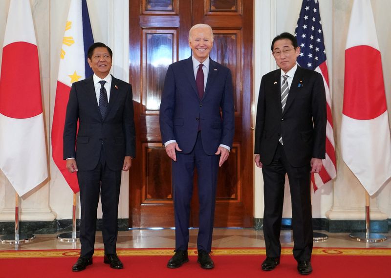 &copy; Reuters. FILE PHOTO: U.S. President Joe Biden hosts Philippines President Ferdinand Marcos Jr. and Japan Prime Minister Fumio Kishida for a trilateral summit at the White House in Washington, U.S., April 11, 2024.  REUTERS/Kevin Lamarque/File Photo
