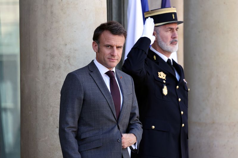 &copy; Reuters. French President Emmanuel Macron waits for the arrival of Albania's Prime Minister Edi Rama (not seen) at the Elysee Palace in Paris, France, April 12, 2024. REUTERS/Manon Cruz