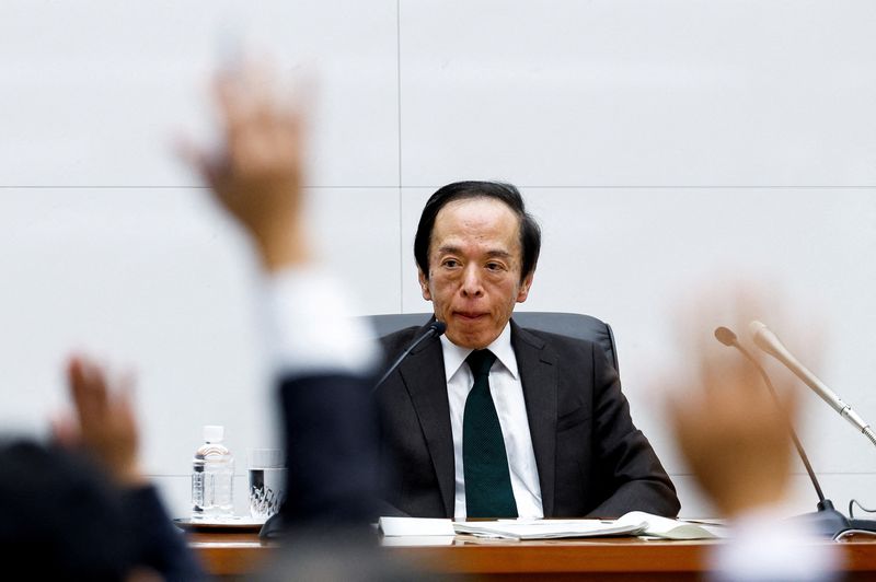 © Reuters. FILE PHOTO: Bank of Japan Governor Kazuo Ueda attends a press conference after a policy meeting at BOJ headquarters, in Tokyo, Japan March 19, 2024. REUTERS/Kim Kyung-Hoon/File Photo
