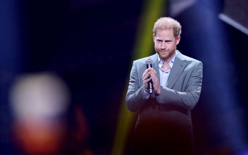 &copy; Reuters. FILE PHOTO: Britain's Prince Harry speaks during the opening ceremony of the Invictus Games, in Duesseldorf, Germany, September 9, 2023. REUTERS/Thilo Schmuelgen/File Photo