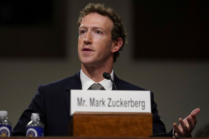 © Reuters. FILE PHOTO: Meta's CEO Mark Zuckerberg testifies during the Senate Judiciary Committee hearing on online child sexual exploitation at the U.S. Capitol, in Washington, U.S., January 31, 2024. REUTERS/Nathan Howard/File Photo
