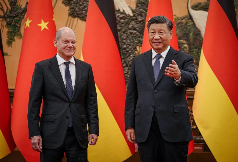 &copy; Reuters. Il cancelliere tedesco Olaf Scholz incontra il presidente cinese Xi Jinping a Pechino, Cina, Foto scattata il 4 novembre 2022/REUTERS/Kay Nietfeld