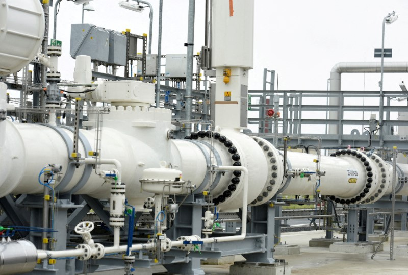 &copy; Reuters. FOTO DE ARCHIVO. Un gasoducto en la terminal de importación de gas de la empresa noruega Gassco en Emden, Alemania. 24 de mayo de 2016. REUTERS/Fabian Bimmer