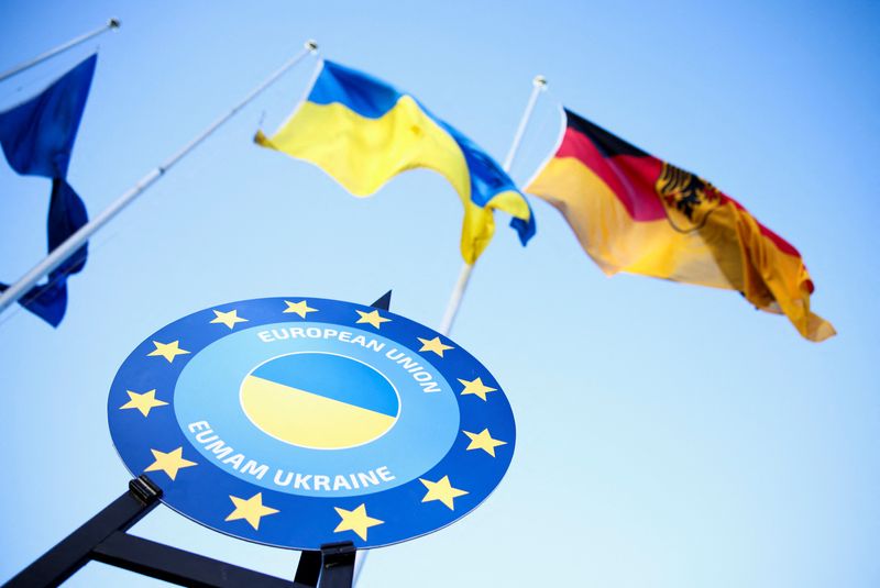 &copy; Reuters. Les drapeaux de l'Ukraine et de l'Allemagne. /Photo prise le 23 février 2024/REUTERS/Liesa Johannssen