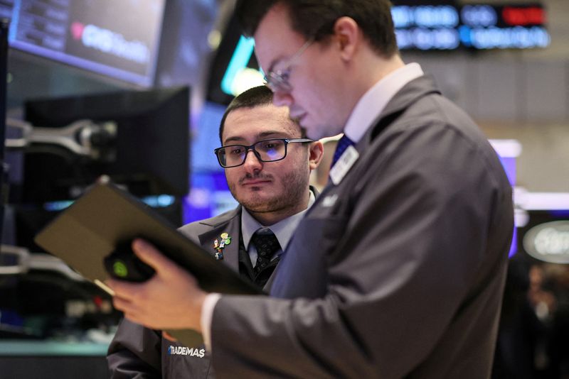 &copy; Reuters. 米国株式市場は不安定な地合いの中、下落して取引を終えた。２月撮影（２０２４年　ロイター/Brendan McDermid）