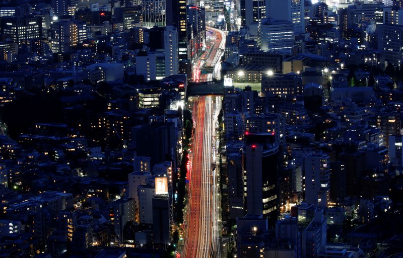 &copy; Reuters. 　４月のロイター企業調査で「物流の２０２４年問題」が自社の事業に影響するか質問したところ、約９割が「出る・出る可能性がある」と回答した。東京都内で２０２１年撮影（２０２４