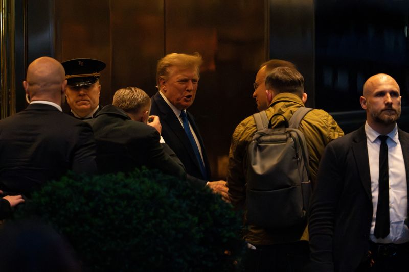 &copy; Reuters. Republican presidential candidate and former U.S. President Donald Trump greets Polish President Andrzej Duda at Trump Tower in New York, U.S., April 17, 2024. REUTERS/David 'Dee' Delgado