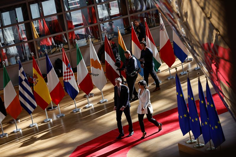 &copy; Reuters. El taoiseach (primer ministro) de Irlanda, Simon Harris, en la cumbre informal de líderes de la Unión Europea en Bruselas, Bélgica. 18 de abril de 2024. REUTERS/Johanna Geron