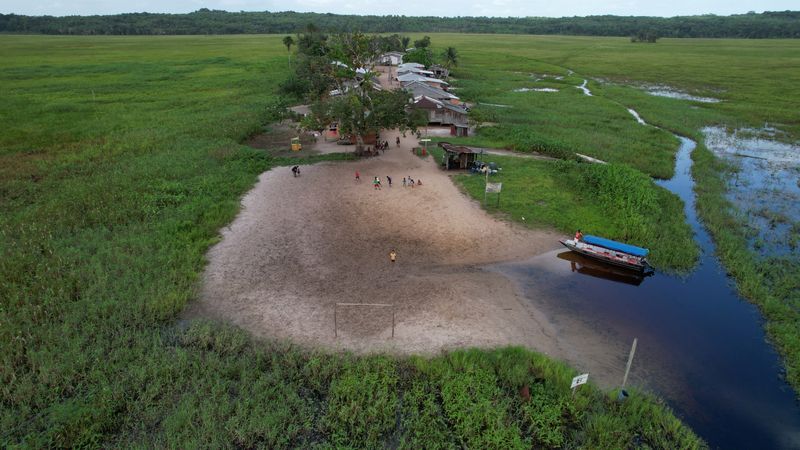 &copy; Reuters. A drone view shows the Uaha village on the Jumina indigenous land, near the mouth of the Amazon in Oiapoque, State of Amapa, Brazil March 21, 2024. REUTERS/Adriano Machado