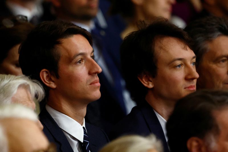 &copy; Reuters. Alexandre et Frédéric Arnault assistent à l'assemblée annuelle des actionnaires de LVMH à Paris. /Photo prise le 18 avril 2024/REUTERS/Sarah Meyssonnier