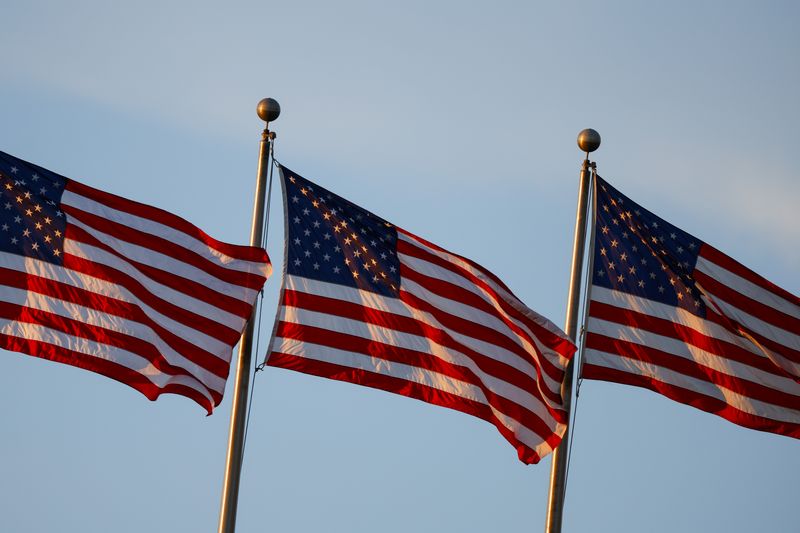 &copy; Reuters. Des drapeaux américains. /Photo prise le 13 avril 2024/REUTERS/Joe Nicholson