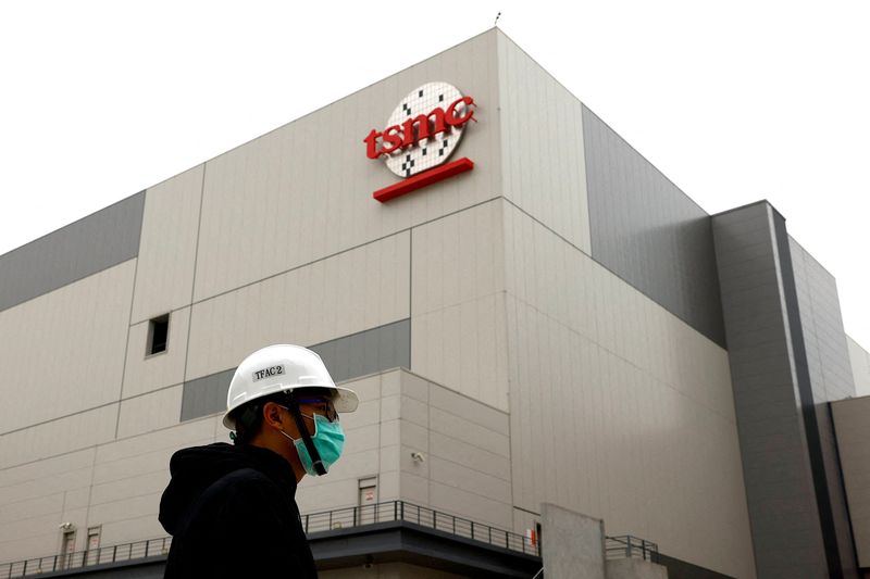 © Reuters. Logo da TSMC em fachada de prédio em Taiwan 
29/12/2022
REUTERS/Ann Wang