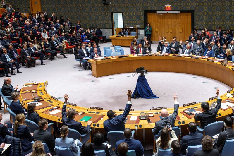 &copy; Reuters. أعضاء مجلس الأمن التابع لمنظمة الأمم المتحدة خلال تصويت بشأن طلب فلسطين الحصول على عضوية كاملة بالأمم المتحدة بمقر المنظمة في نيويورك يوم 18
