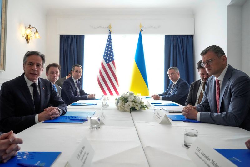 &copy; Reuters. ４月１８日、ウクライナのクレバ外相はＧ７外相会合の２日目の討議に参加した。写真は１８日、ブリンケン米国務長官と会談するクレバ氏。代表撮影（２０２４年　ロイター）