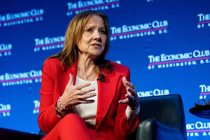 © Reuters. FILE PHOTO: General Motors chair and chief executive officer Mary Barra participates in an Economic Club of Washington discussion on 