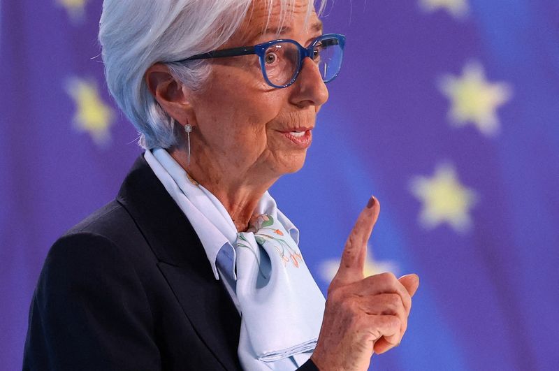 &copy; Reuters. La presidente della Banca centrale europea (Bce) Christine Lagarde parla durante una conferenza stampa dopo la riunione di politica monetaria del Consiglio direttivo, a Francoforte, Germania, 11 aprile 2024. Foto REUTERS/Kai Pfaffenbach
