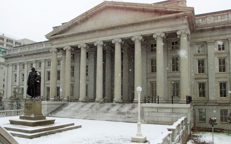 &copy; Reuters. الجزء الشمالي من مبنى وزارة الخزانة الأمريكية في واشنطن في صورة من أرشيف لرويترز.