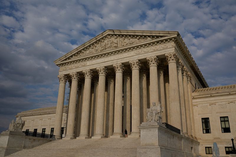 © Reuters. The U.S. Supreme Court building is seen in Washington, U.S., April 6, 2023. REUTERS/Elizabeth Frantz/File Photo