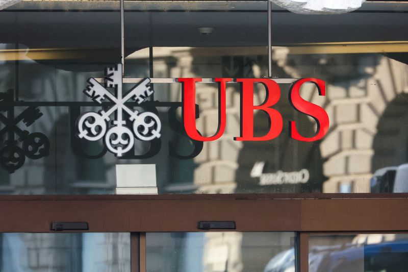 © Reuters. FILE PHOTO: The logo of Swiss bank UBS is seen in Zurich, Switzerland March 20, 2023. REUTERS/Denis Balibouse/File Photo
