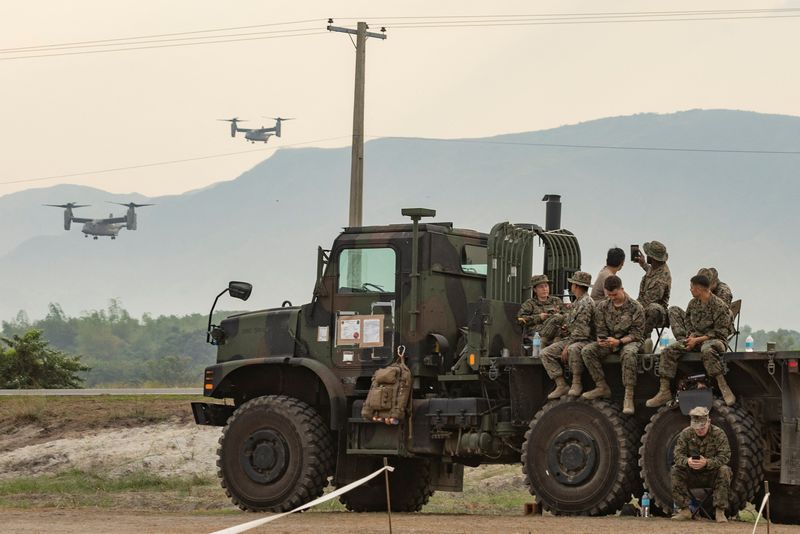 &copy; Reuters. 　４月２２日、フィリピン軍と米軍はフィリピンで年次合同軍事演習「バリカタン」を開始する。写真は昨年のバリカタン。フィリピンのサン・アントニオにある空軍基地で昨年４月撮影（
