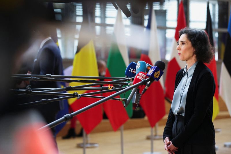 &copy; Reuters. حجة لحبيب وزيرة خارجية بلجيكا تتحدث إلى ممثلي وسائل الإعلام على هامش مشاركتها في اجتماع وزراء خارجية الاتحاد الأوروبي في بروكسل يوم 18 مارس 