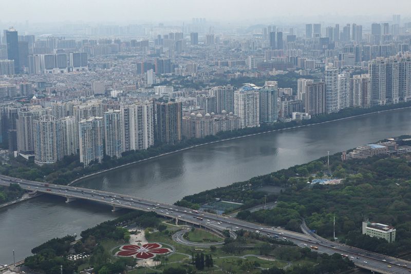 &copy; Reuters. FILE PHOTO: A general view in Guangzhou, Guangdong province, China April 4, 2024. REUTERS/Tingshu Wang/File Photo