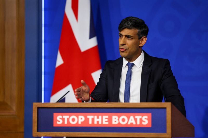 &copy; Reuters. British Prime Minister Rishi Sunak speaks during a press conference at Downing Street in London, Britain, April 22, 2024. REUTERS/Toby Melville/Pool