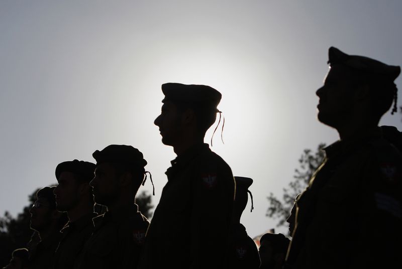 &copy; Reuters. جنود إسرائيليون من وحدة مشاة نتساح يهودا بالقدس في صورة من أرشيف رويترز.