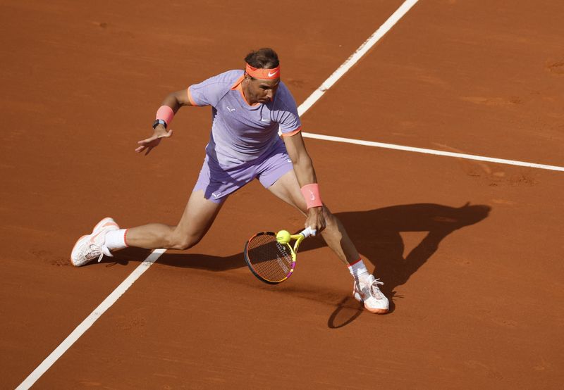&copy; Reuters. 男子テニスの欧州選抜と世界選抜による対抗戦、レーバー杯の主催者は２２日、元世界ランキング１位のラファエル・ナダル（写真）が９月に開催される今年の大会に出場することを発表し