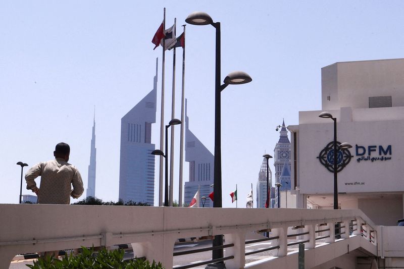 &copy; Reuters. منظر عام لمبنى سوق دبي المالي في دبي في صورة من أرشيف رويترز .