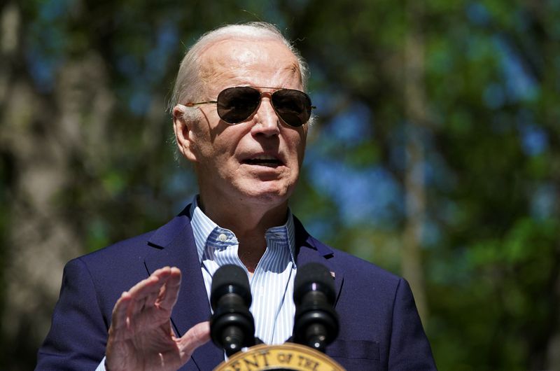 &copy; Reuters. U.S. President Joe Biden delivers remarks to commemorate Earth Day during a visit to Prince William Forest Park in Triangle, Virginia, U.S., April 22, 2024.  REUTERS/Kevin Lamarque