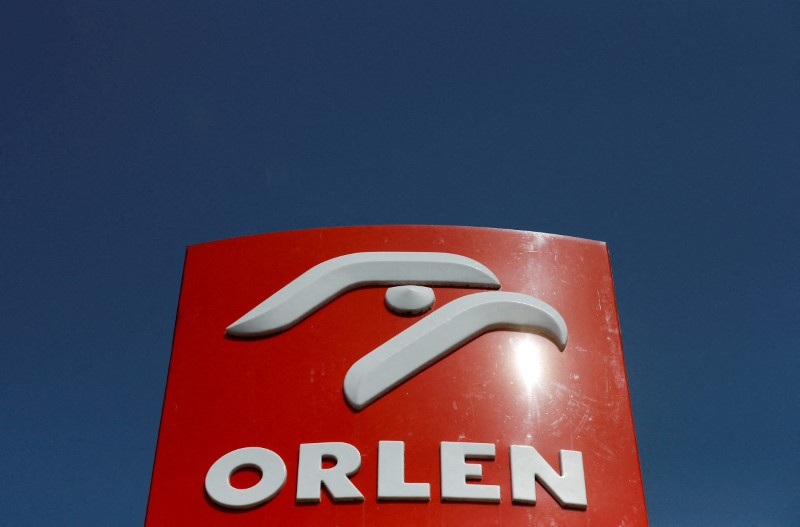 &copy; Reuters. FOTO DE ARCHIVO. El logo de PKN Orlen, la principal refinería de petróleo de Polonia, en una gasolinera en Varsovia, Polonia. 25 de abril de 2019. REUTERS/Kacper Pempel