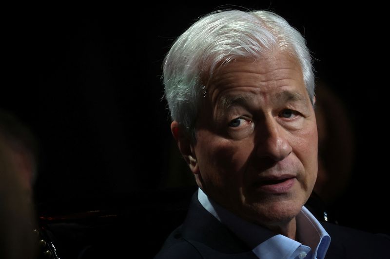 &copy; Reuters. Jamie Dimon, Chairman and Chief Executive officer (CEO) of JPMorgan Chase & Co. (JPM) speaks to the Economic Club of New York in Manhattan in New York City, U.S., April 23, 2024. REUTERS/Mike Segar
