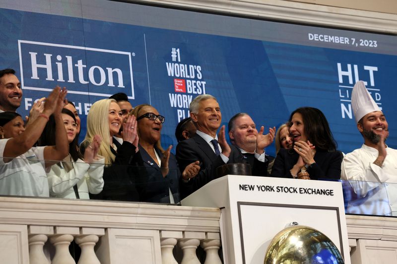 &copy; Reuters. FILE PHOTO: Christopher Nassetta, CEO of Hilton Worldwide, rings the opening bell at the New York Stock Exchange (NYSE) in New York City, U.S., December 7, 2023.  REUTERS/Brendan McDermid/File Photo