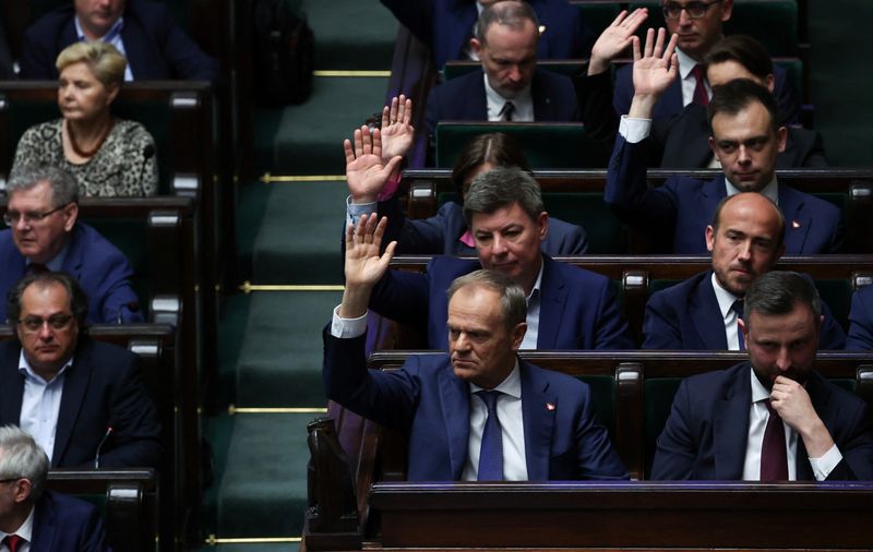 &copy; Reuters. FOTO DE ARCHIVO: El primer ministro polaco, Donald Tusk, en el parlamento en Varsovia, Polonia. 12 de abril de 2024. REUTERS/Kacper Pempel