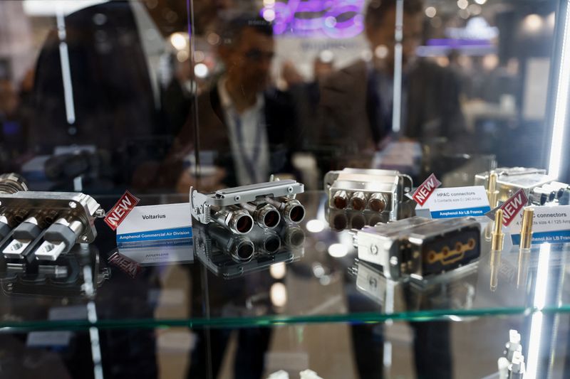 © Reuters. FILE PHOTO: Aerospace components manufactured by Amphenol are displayed at the 54th International Paris Airshow at Le Bourget Airport near Paris, France, June 21, 2023. REUTERS/Benoit Tessier/File Photo