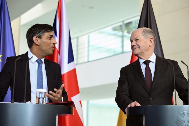 &copy; Reuters. El canciller alemán Olaf Scholz y el primer ministro británico Rishi Sunak, durante una rueda de prensa, en la Cancillería de Berlín, Alemania. 24 de abril de 2024. REUTERS/Annegret Hilse