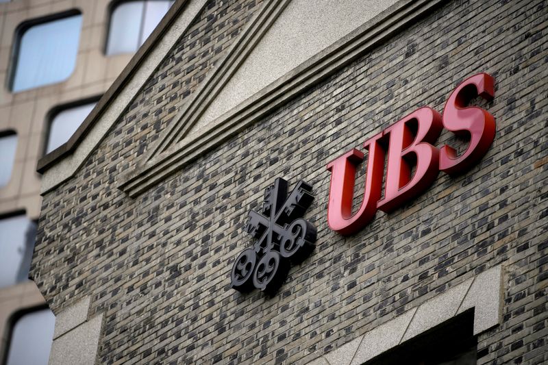 &copy; Reuters. FILE PHOTO: The logo of Swiss bank UBS is seen at the bank's branch in Shanghai, China, March 20, 2023. REUTERS/Aly Song/File Photo