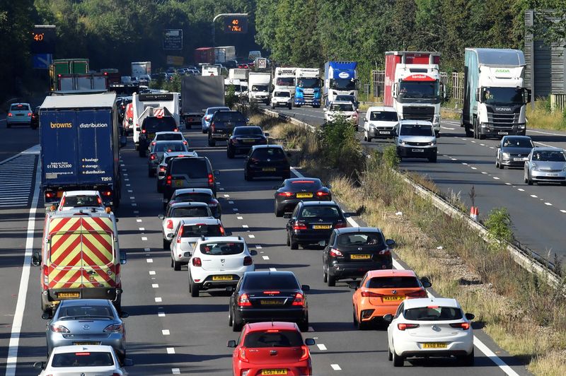 © Reuters. Heavy traffic as seen on the M3 motorway heading towards the English coast, near Southampton, Britain, August 7, 2020. REUTERS/Toby Melville/File Photo