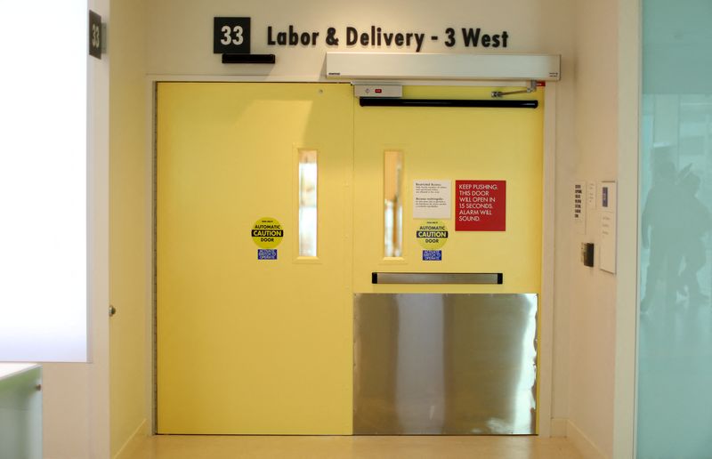 &copy; Reuters. FILE PHOTO: The entrance to the labor and delivery wing is shown at the newly constructed Kaiser Permanente San Diego Medical Center hospital in San Diego, California, U.S.,  April 17, 2017.  REUTERS/Mike Blake/File Photo