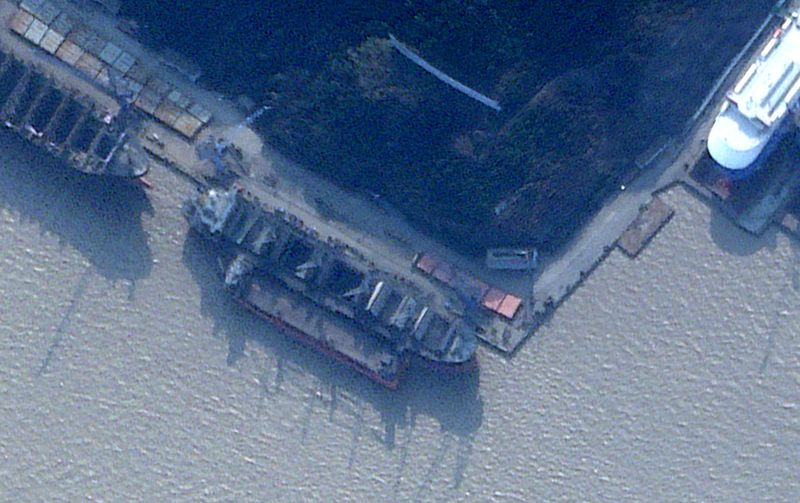 &copy; Reuters. 　４月２５日、北朝鮮からロシアへの武器輸送に関与しているとみられるロシアの貨物船が中国の港に停泊していると、ロイターが入手した衛星写真で明らかになった。提供写真（２０２４
