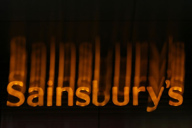 &copy; Reuters. شعار شركة سينسبري البريطانية لتجارة التجزئة في صورة من أرشيف رويترز.