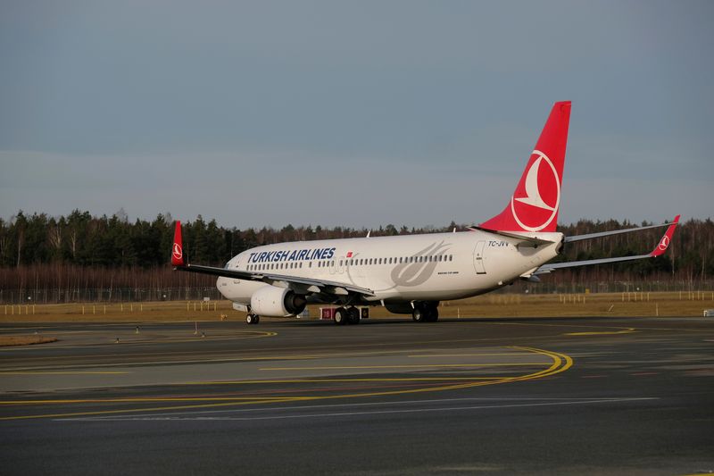 &copy; Reuters. طائرة تابعة للخطوط الجوية التركية من طراز بوينج 737-800 في صورة من أرشيف رويترز 