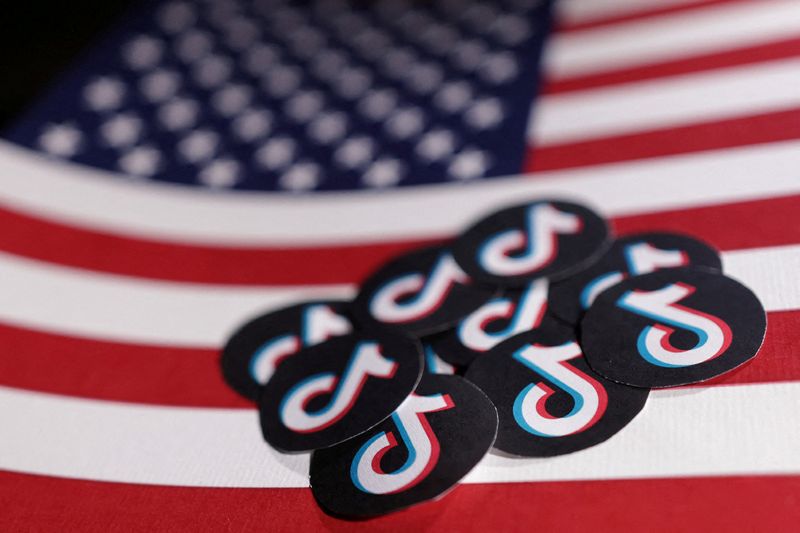 &copy; Reuters. FILE PHOTO: U.S. flag and TikTok logos are seen in this illustration taken, April 24, 2024. REUTERS/Dado Ruvic/Illustration/File Photo