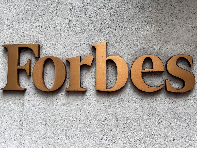 &copy; Reuters. A Forbes logo is pictured at an event space 'Forbes on Fifth', in Manhattan, New York City, New York, U.S., January 25, 2024. REUTERS/Roselle Chen/File Photo