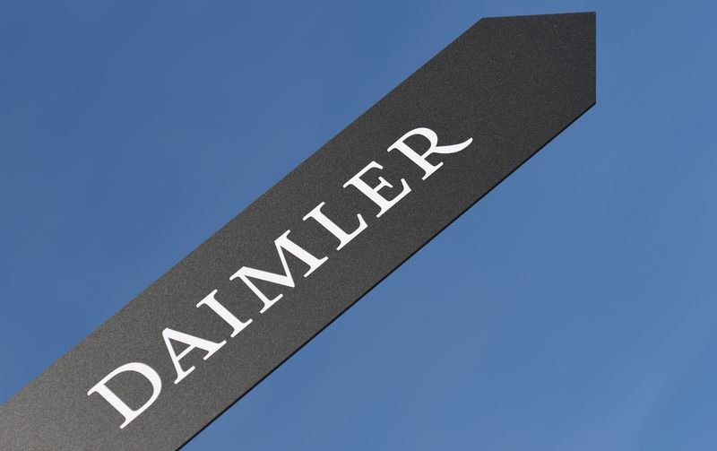 &copy; Reuters. FILE PHOTO: A sign showing the name of German truck maker Daimler is pictured at the IAA truck show in Hanover, September 22,  2016.  REUTERS/Fabian Bimmer/File Photo