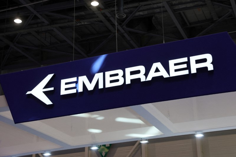 &copy; Reuters. FILE PHOTO: An Embraer logo is pictured during the European Business Aviation Convention & Exhibition (EBACE) in Geneva, Switzerland, May 23, 2022. REUTERS/Denis Balibouse/File Photo