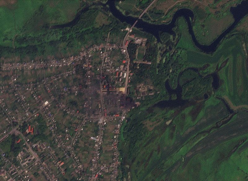 &copy; Reuters. View of smoke rising from buildings that were purportedly struck by Ukrainian forces, amid their ongoing incursion, in Glushkovo, Kursk region, Russia August 21, 2024 in this satellite image. 2024 Planet Labs Inc/Handout via REUTERS/File Photo